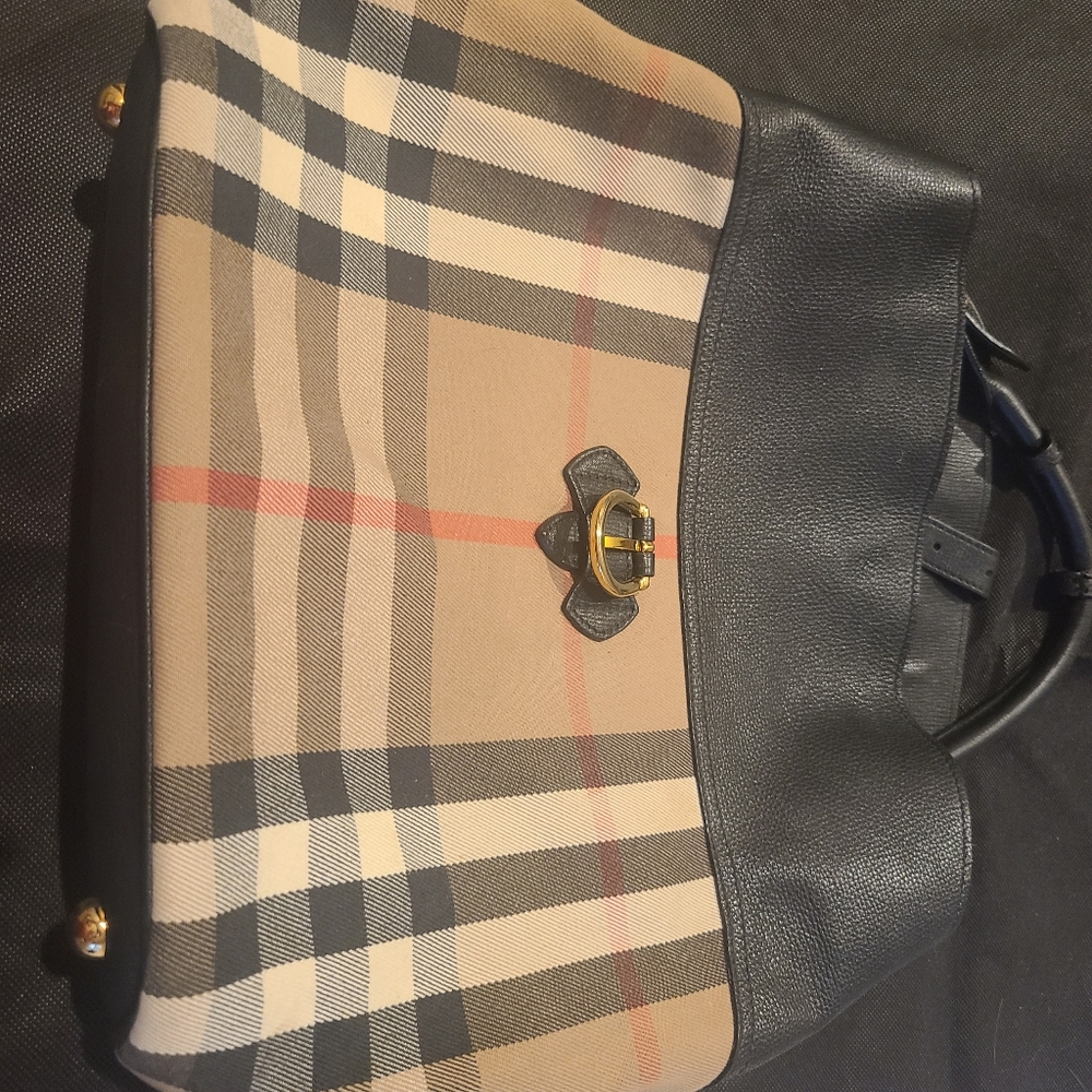 Authentic Burberry Purse - Picture 3 of 3